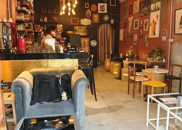 Hostel Bangkhunnon Station