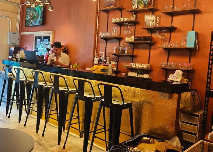 Hostel Bangkhunnon Station