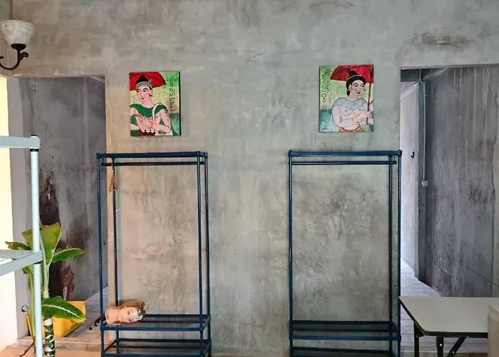 Bangkhunnon Station Hostel