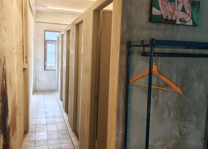 Hostel Bangkhunnon Station